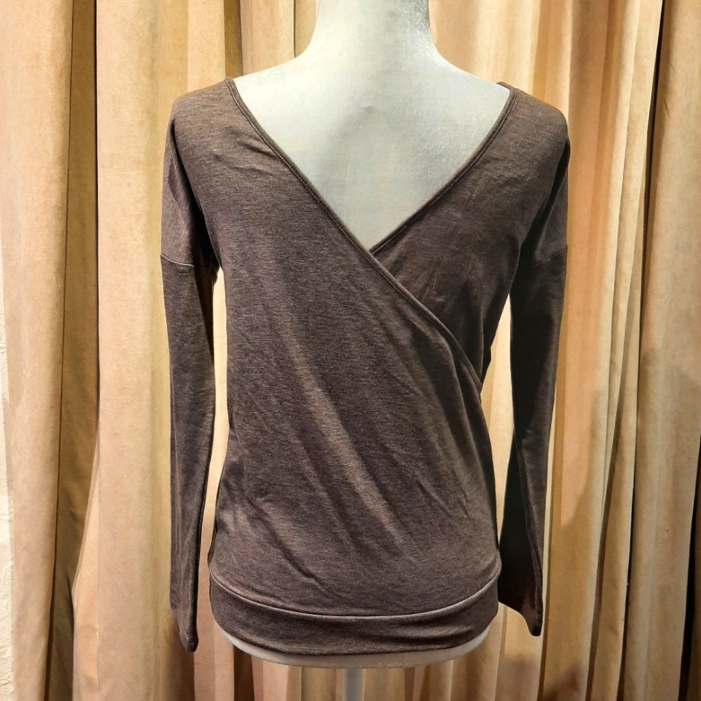 Banana Republic yoga shirt